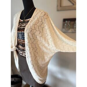DIVIDED Vanilla Cream Leaf Dolman Cardigan Poncho Shawl